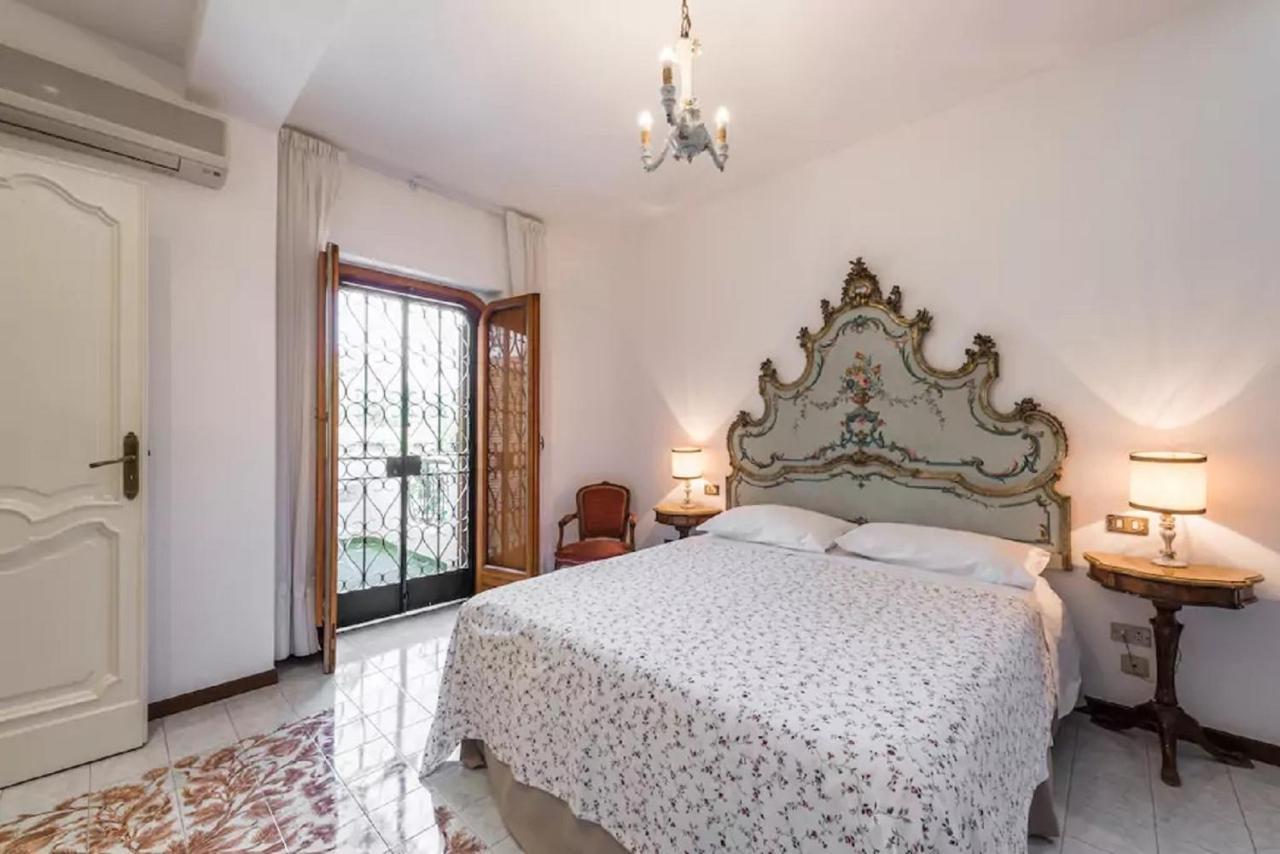 Villa Mary - Oroblu Trani Buitenkant foto