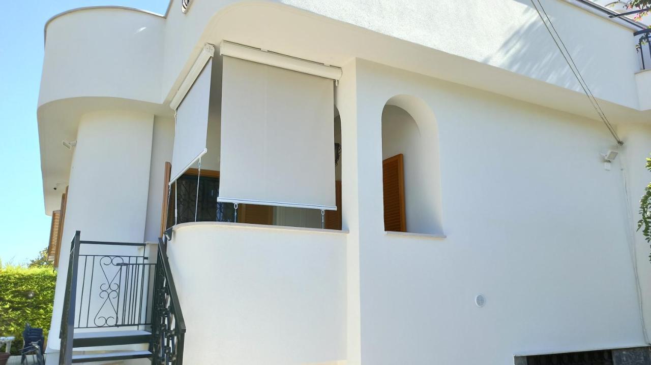 Villa Mary - Oroblu Trani Buitenkant foto