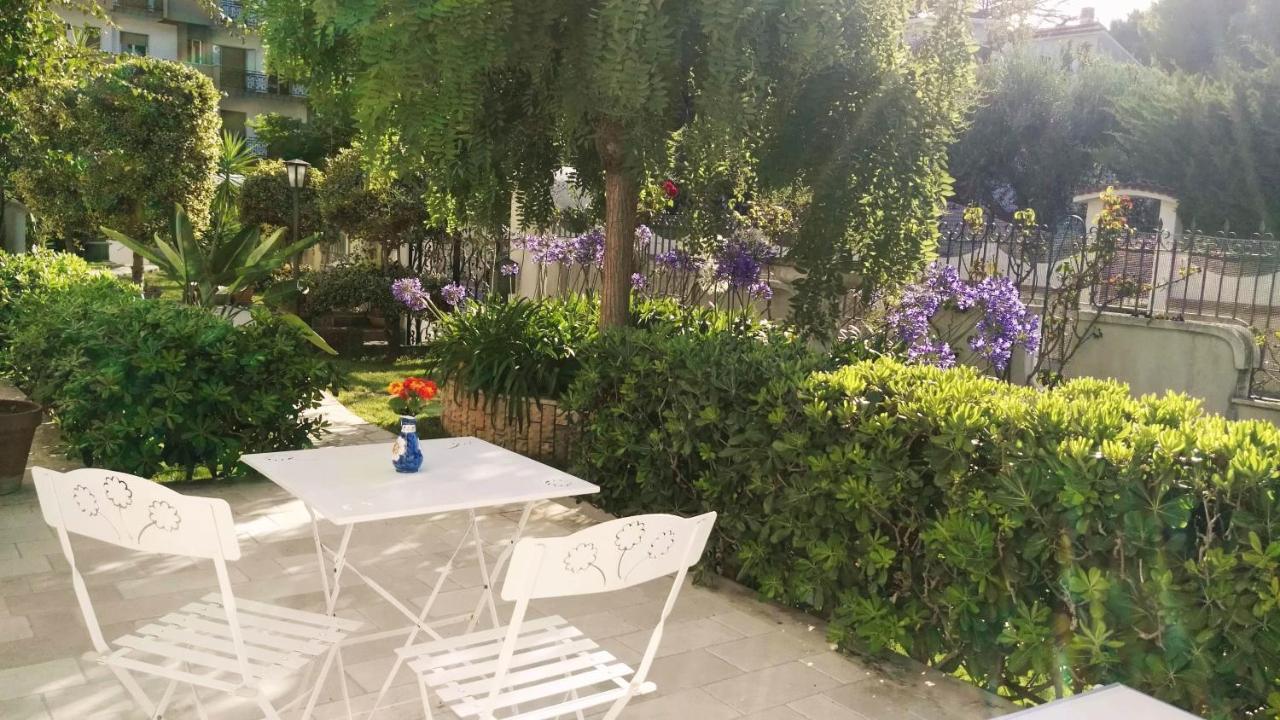 Villa Mary - Oroblu Trani Buitenkant foto