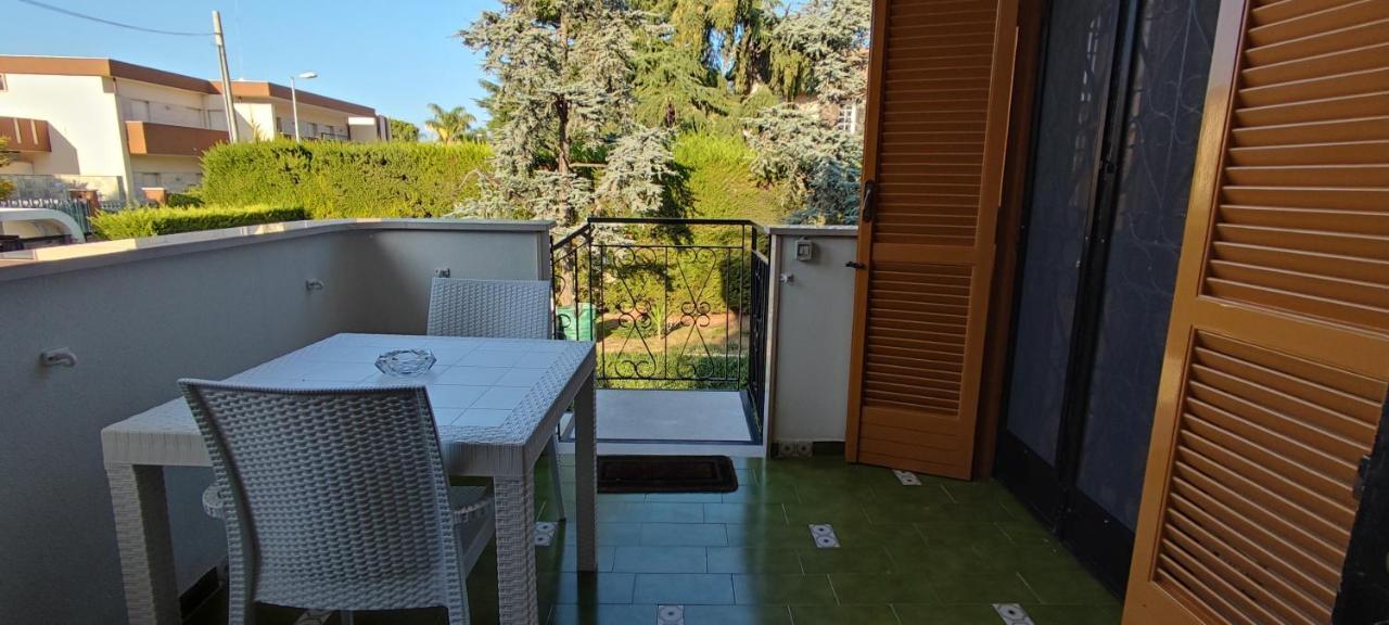 Villa Mary - Oroblu Trani Buitenkant foto