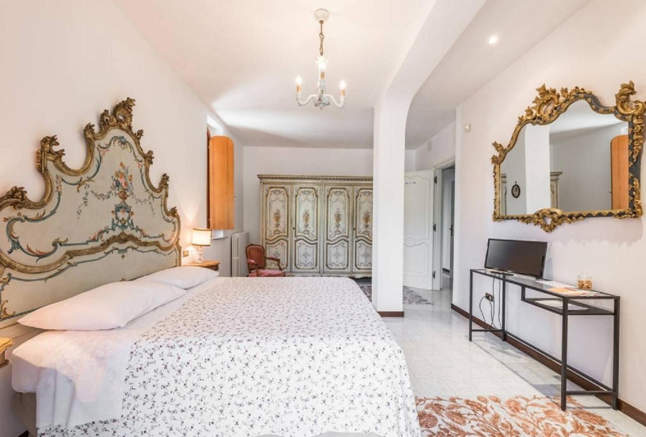 Villa Mary - Oroblu Trani Buitenkant foto